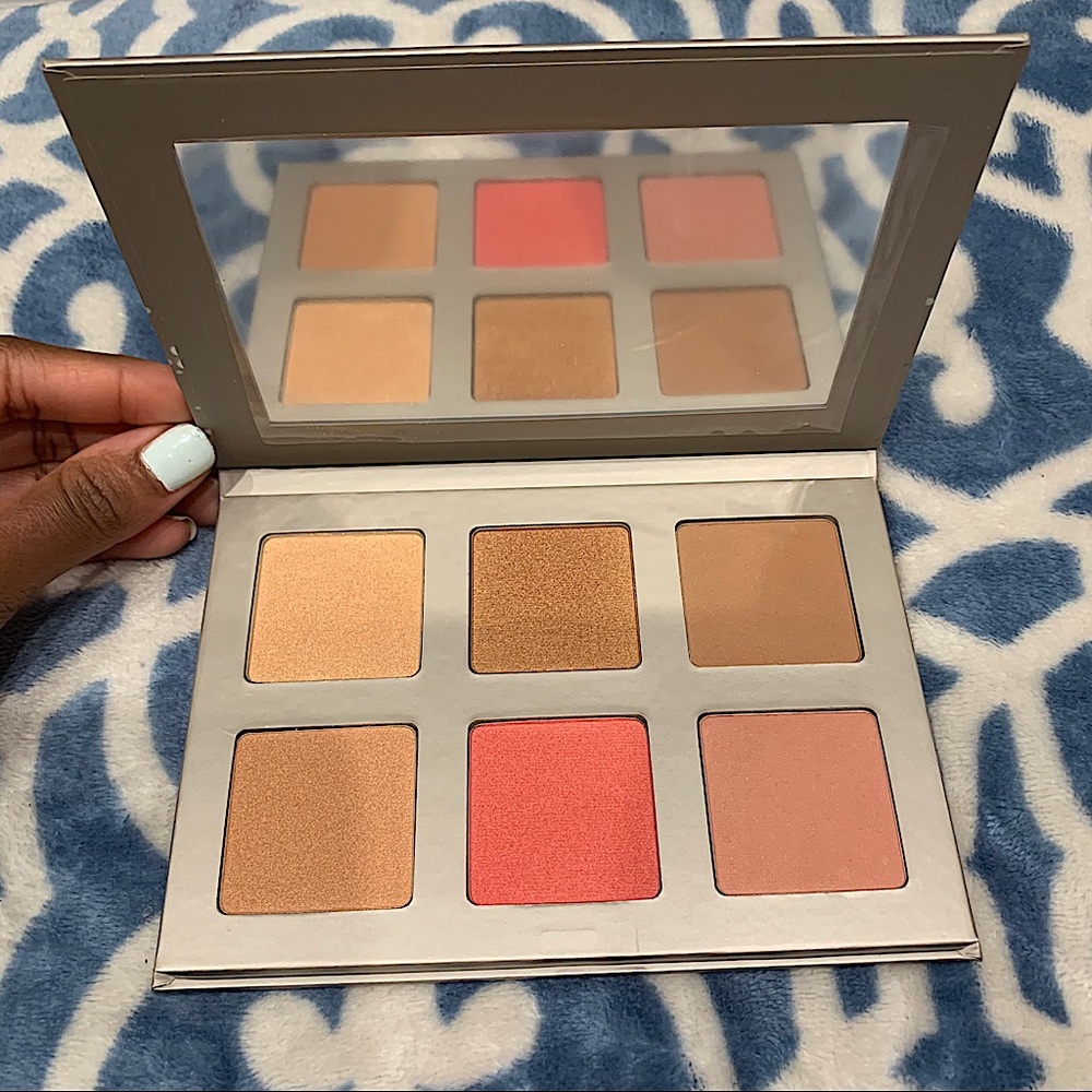 [ICONIC LONDON] Blaze Chaser Face Palette
